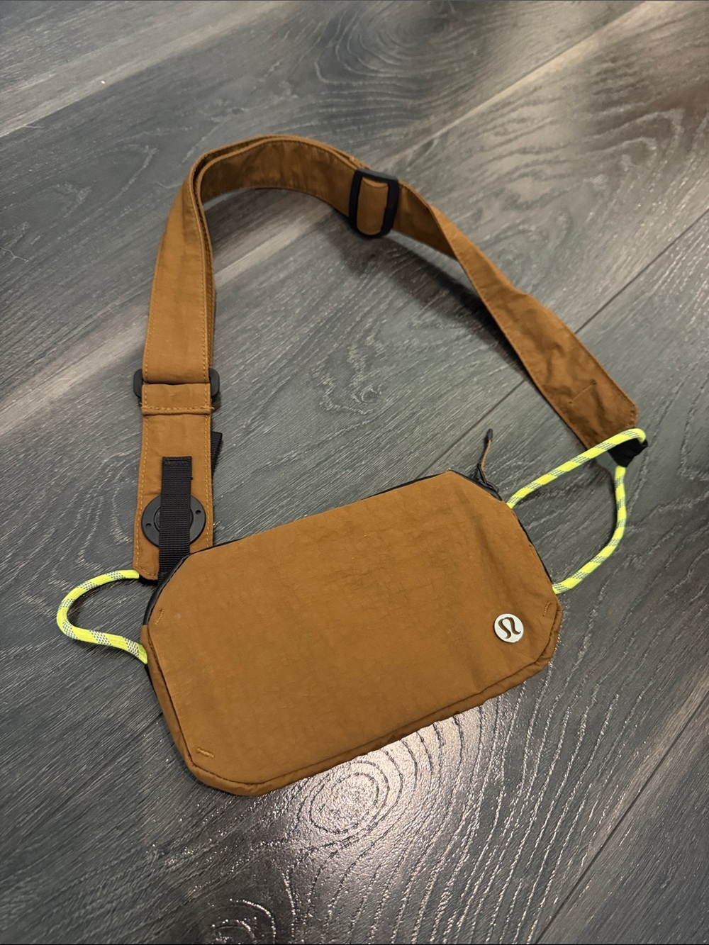 lululemon athletica Brown Men’s Sling Belt Bag with Neon Trim